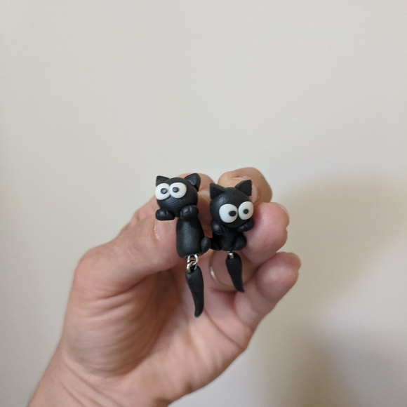 Jewelry - Super Cute Black Cat Earrings